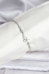 Çiçekli Model Zirkon Taşlı Gümüş Renk Su Yolu Kadın Bileklik