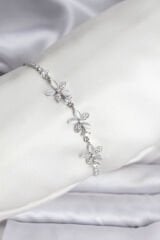 Çiçek Model Zirkon Taşlı Gümüş Renk Pirinç Su Yolu Kadın Bileklik