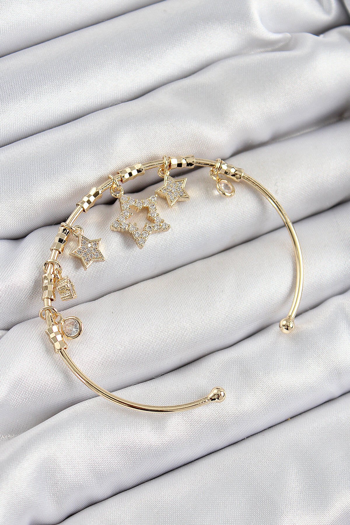 Pirinç Zirkon Taşlı Yıldız Model Gold Renk Charm Bileklik