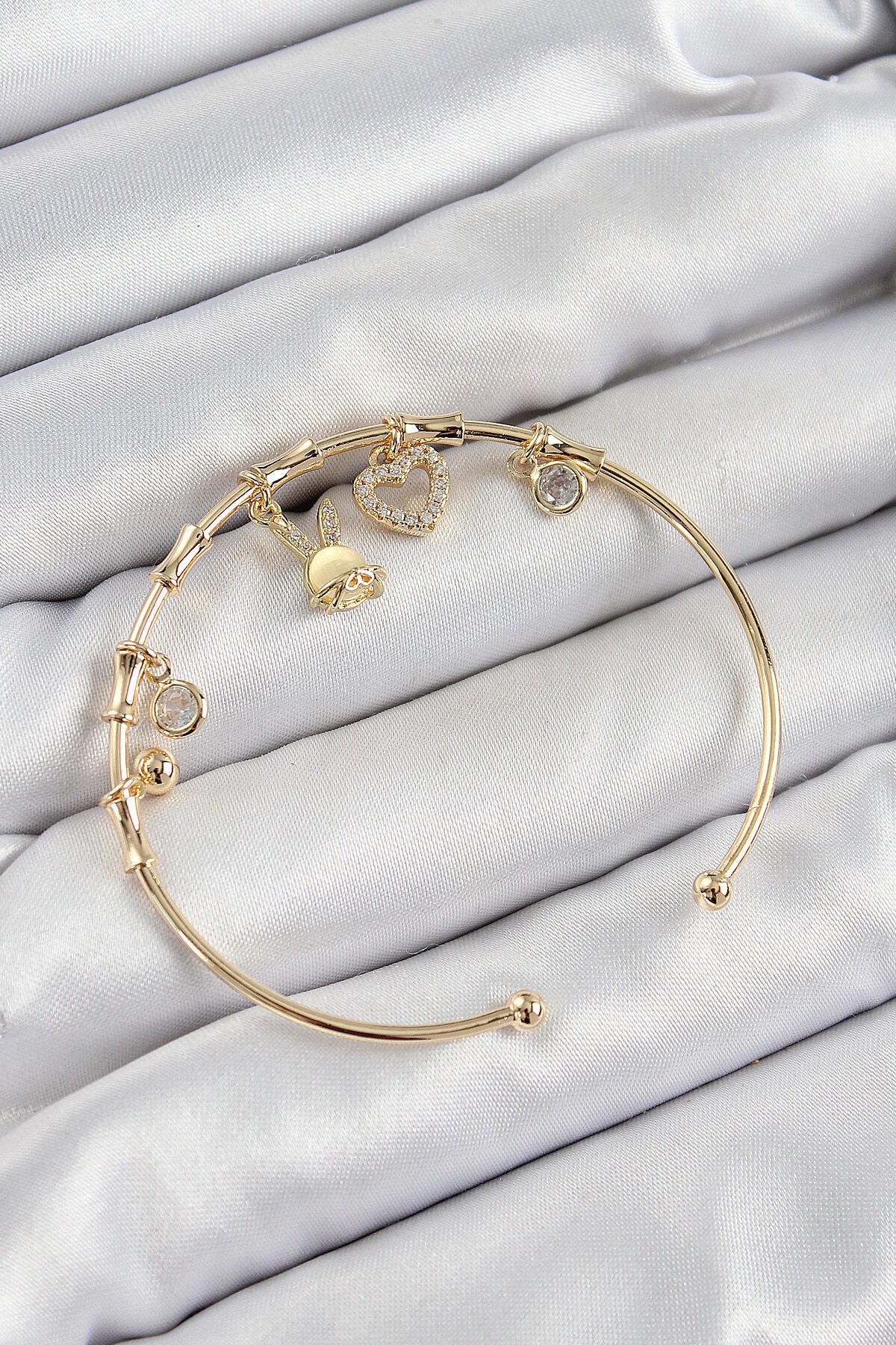 Pirinç Zirkon Taşlı Tavşan Ve Kalp Model Gold Renk Charm Bileklik