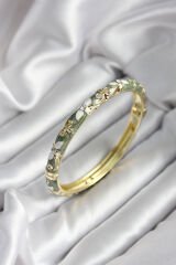 Mineli Pirinç Yeşil Çiçek Desenli Zirkon Taşlı Gold Renk Kadın Kelepçe (çap 60 mm)