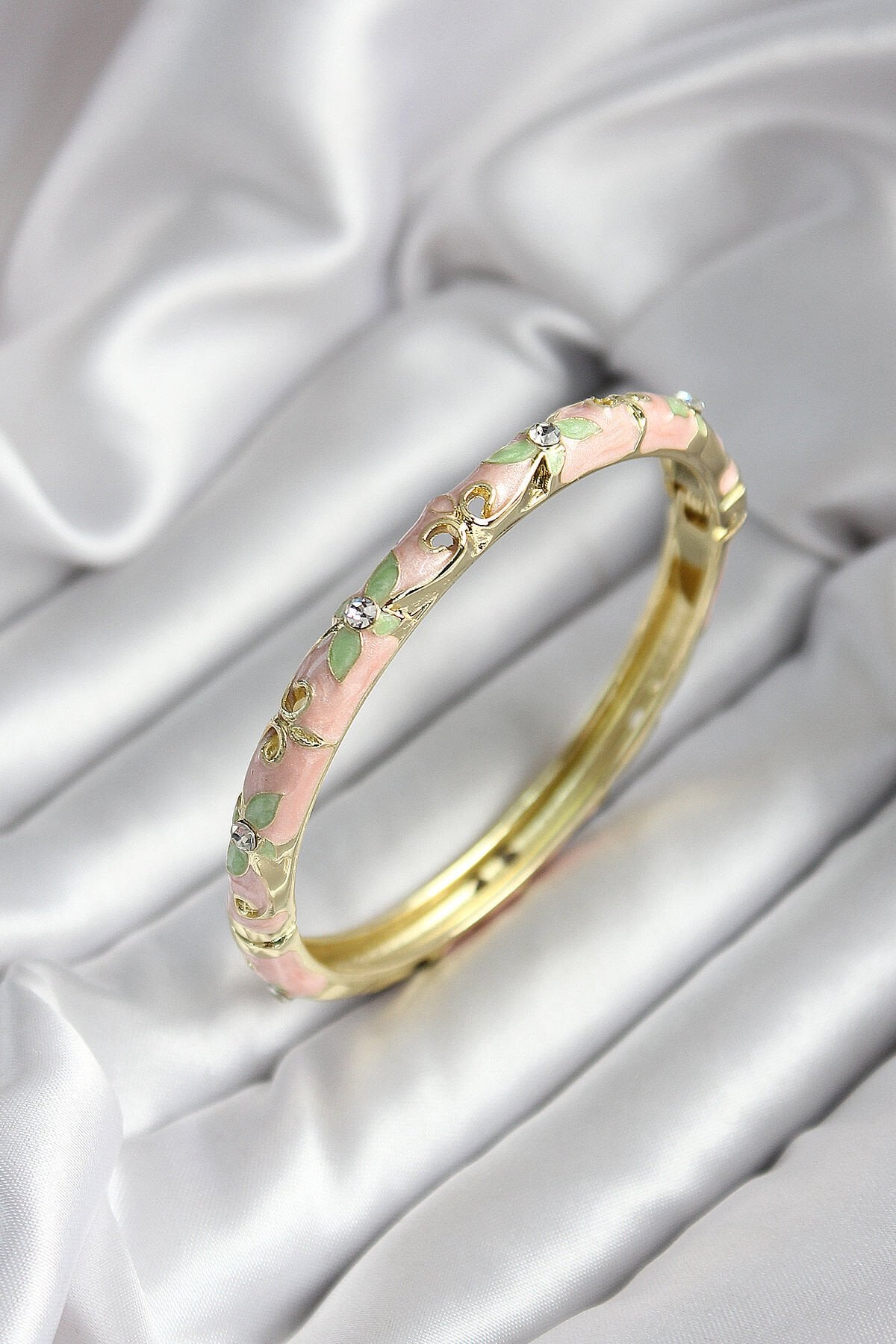 Mineli Pirinç Pembe Çiçek Desenli Zirkon Taşlı Gold Renk Kadın Kelepçe