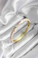 Mineli Pirinç Bej Çiçek Desenli Zirkon Taşlı Gold Renk Kadın Kelepçe (çap 60 mm)