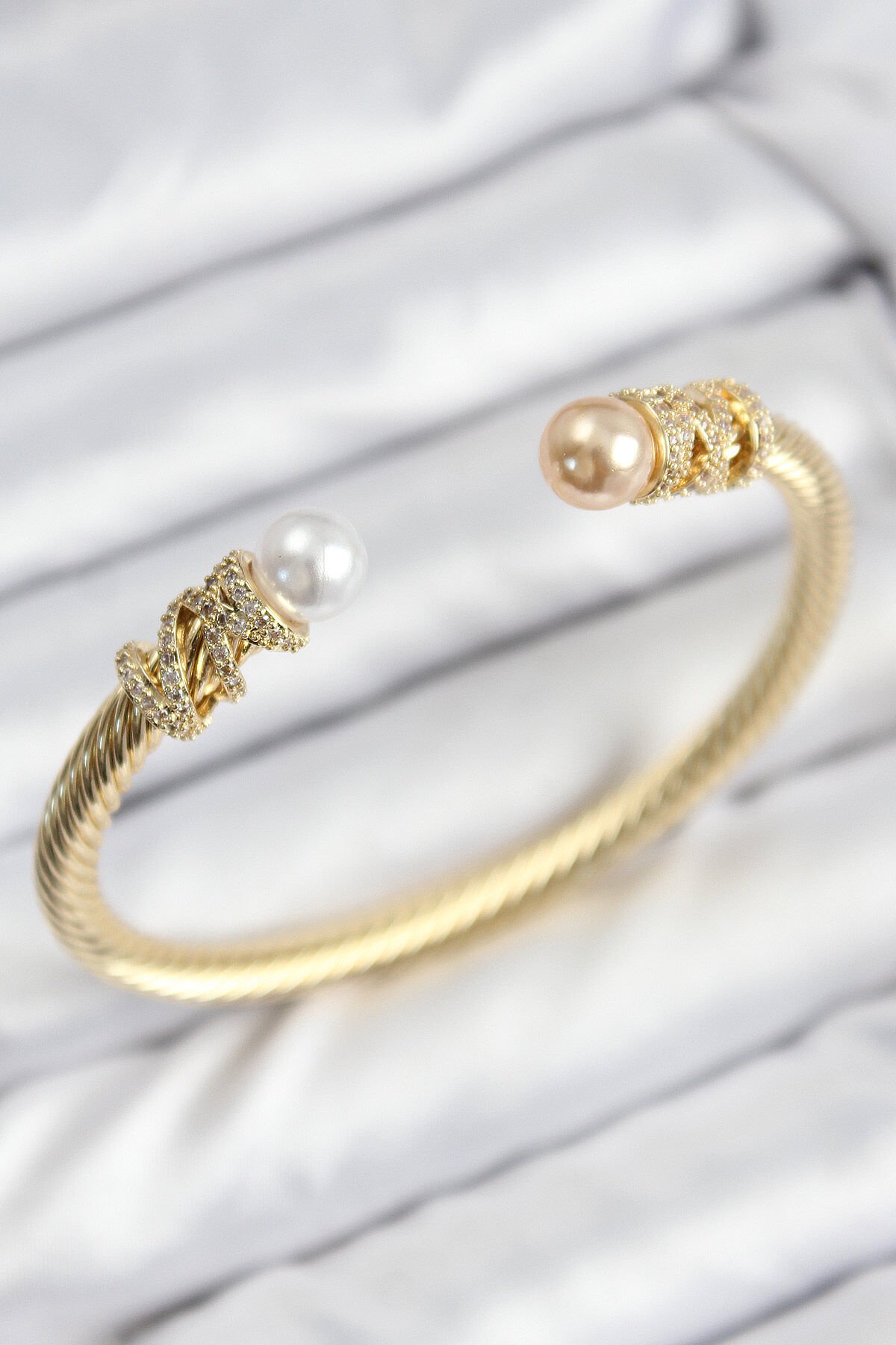 316L Çelik Zirkon Taşlı İnci Model Gold Renk Kadın Bileklik