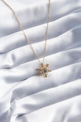 316L Çelik Gold Renk Zirkon Taşlı Kar Tanesi Projeksiyon Model Kadın Kolye