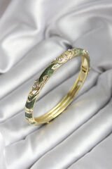 Mineli Pirinç Yeşil Çiçek Desenli Gold Renk Kadın Kelepçe