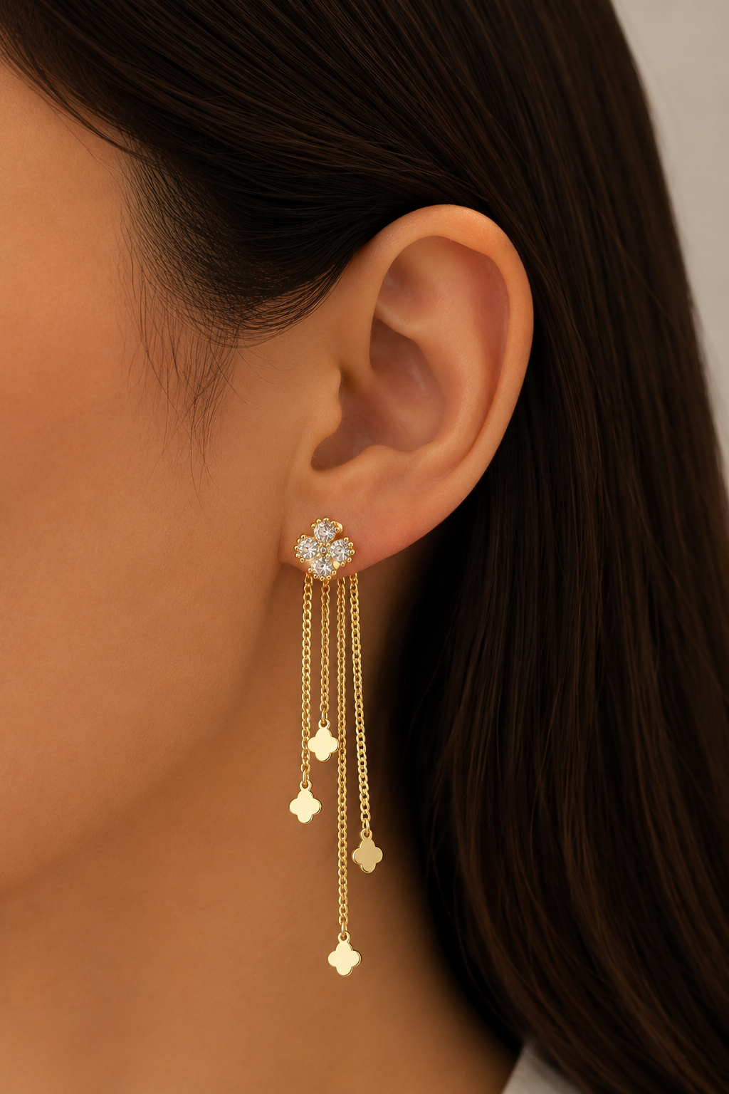 Pirinç Gold Renk Yonca Model Sallantılı Kadın Küpe