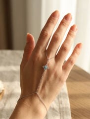 Pirinç Zirkon Taşlı Mavi Boncuklu Yonca Model Gümüş Renk Şahmeran