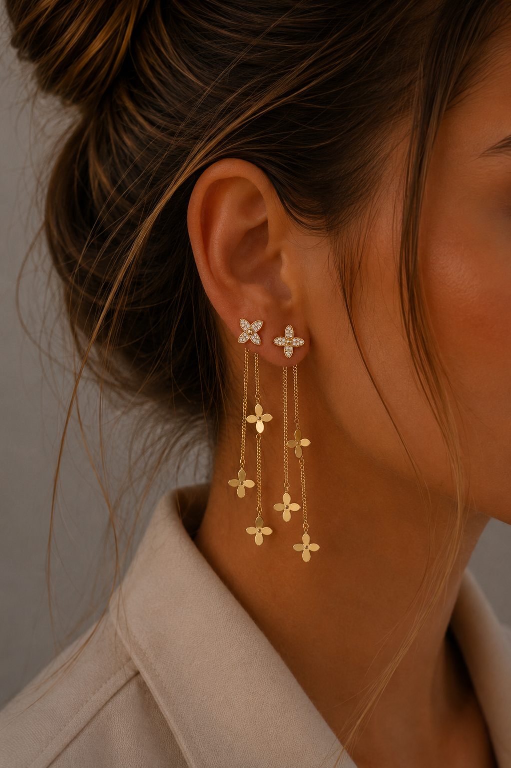 Lotus Model Gold Renk Pirinç Sallantılı Kadın Küpe