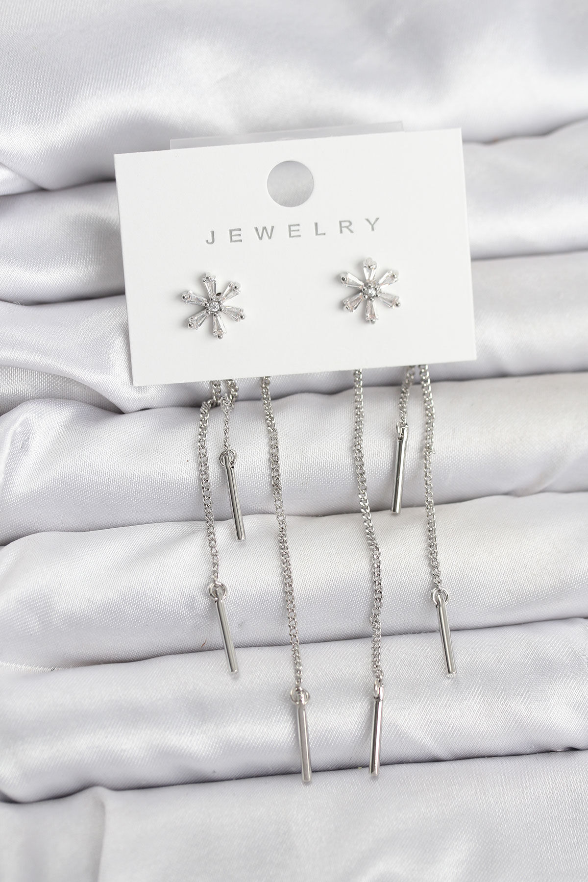 Çiçek Model Gümüş Pirinç Sallantılı Kadın Küpe