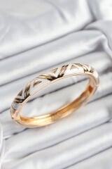 Mineli Pirinç Beyaz Üçgen Motifli Gold Renk Kadın Kelepçe