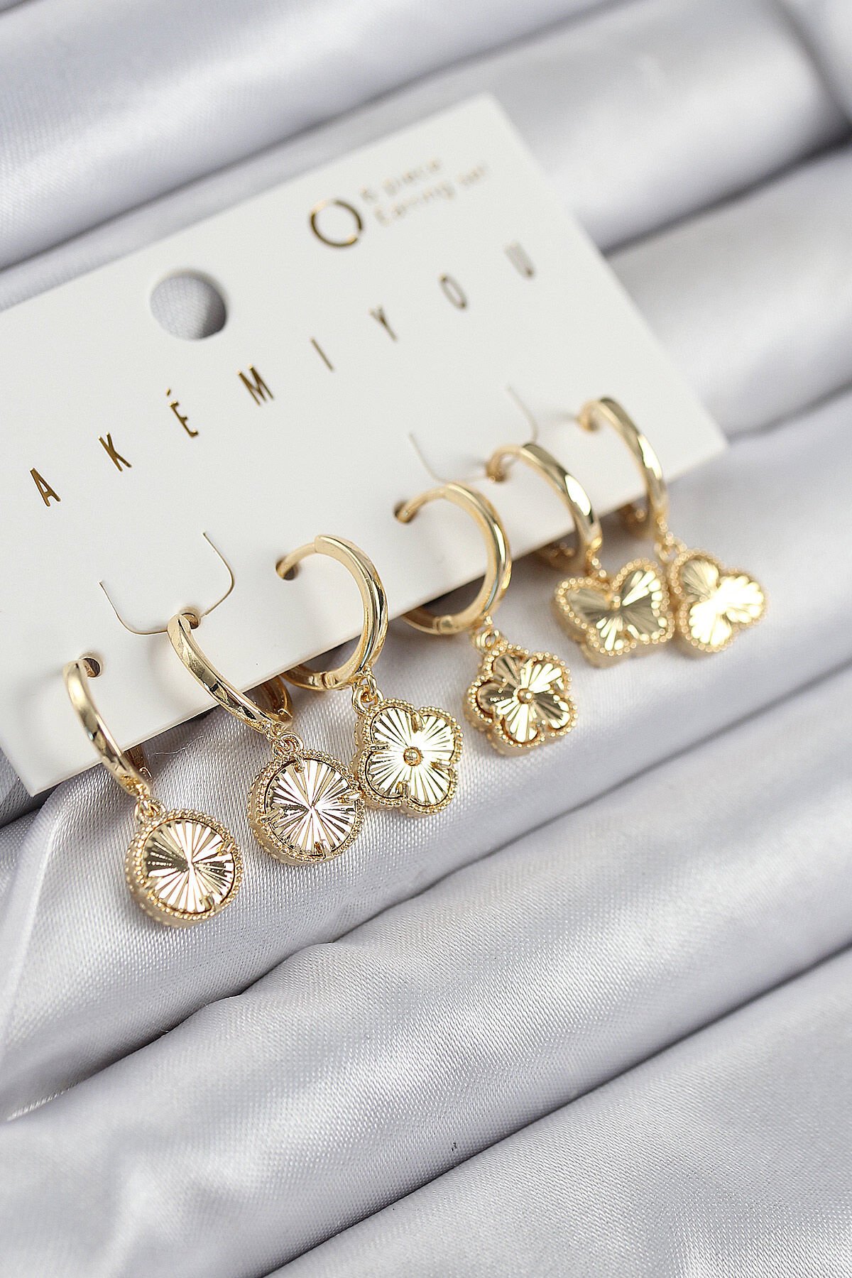 Pirinç Zirkon Taşlı Yonca Model Gold Renk 6'lı Küpe Set