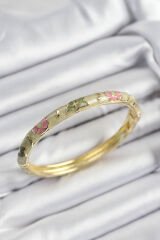 Mineli Pirinç Pembe Ve Yeşil Çiçek Motifli Gold Renk Kadın Kelepçe