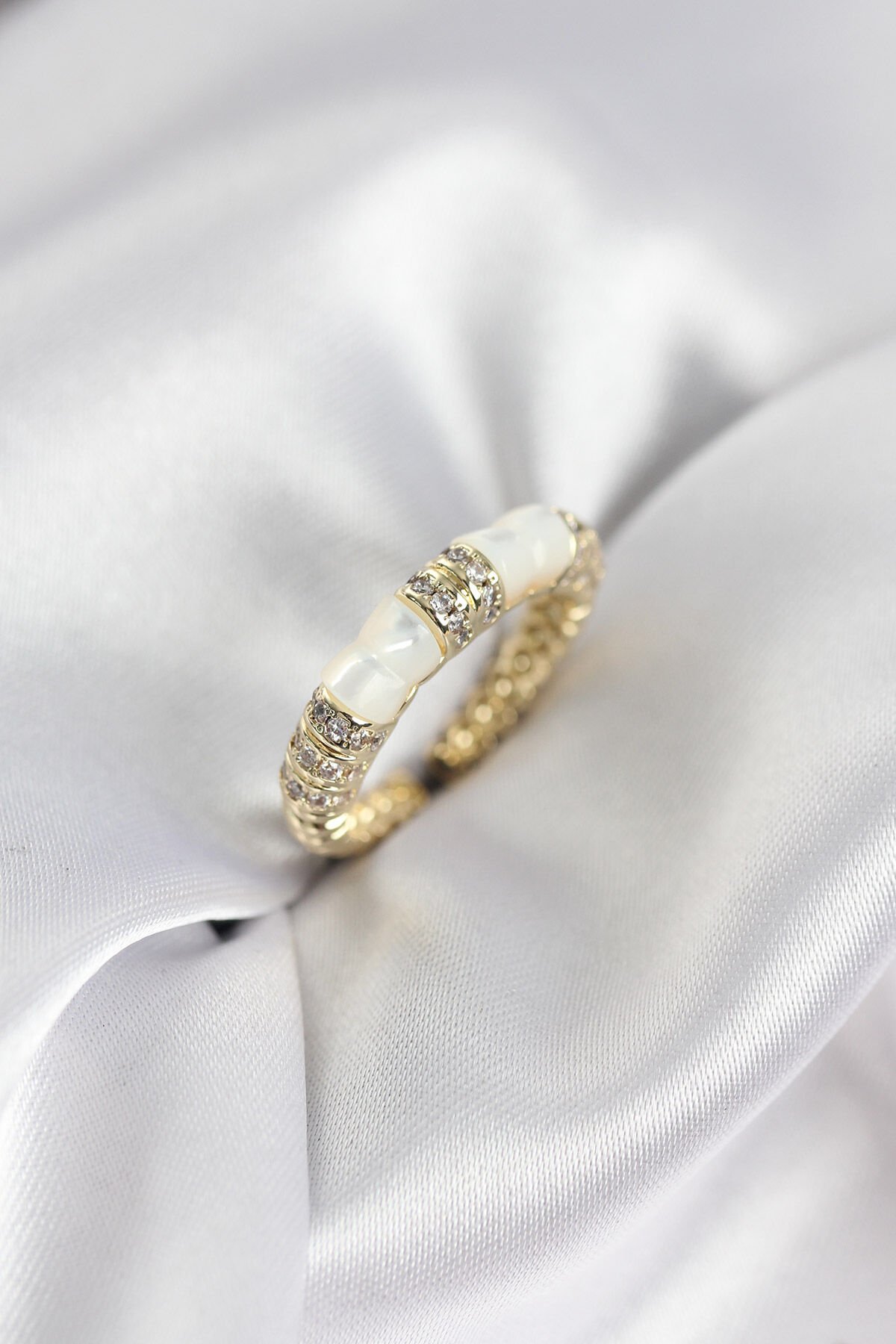 Zirkon Taşlı Kemik Model Gold Renk Kadın Yüzük