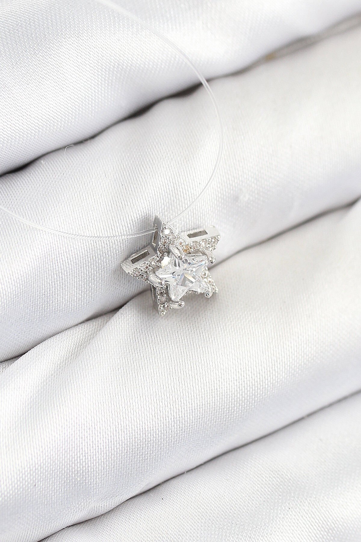 Misineli Yıldız Model Gümüş Renk Hayalet Kolye