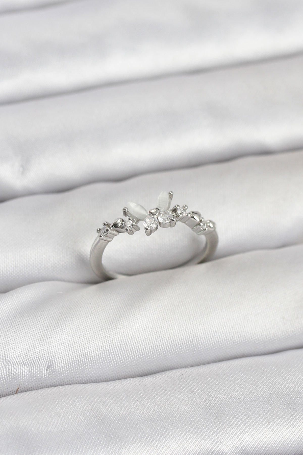 Kelebek Model Gümüş Renk Pirinç Kadın Yüzük