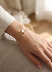 Pirinç Charm Zirkon Taşlı Yonca Model Gold Renk Kadın Bileklik