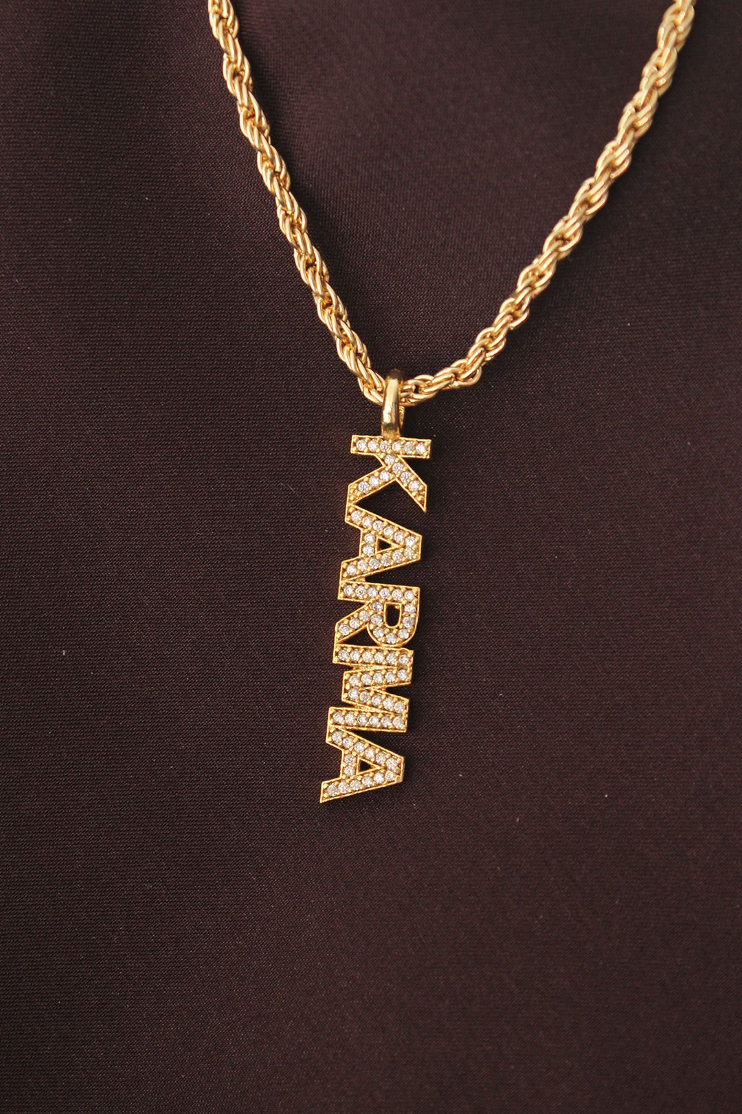 Altın Renk Zirkon Taşlı Karma Yazılı Kolye