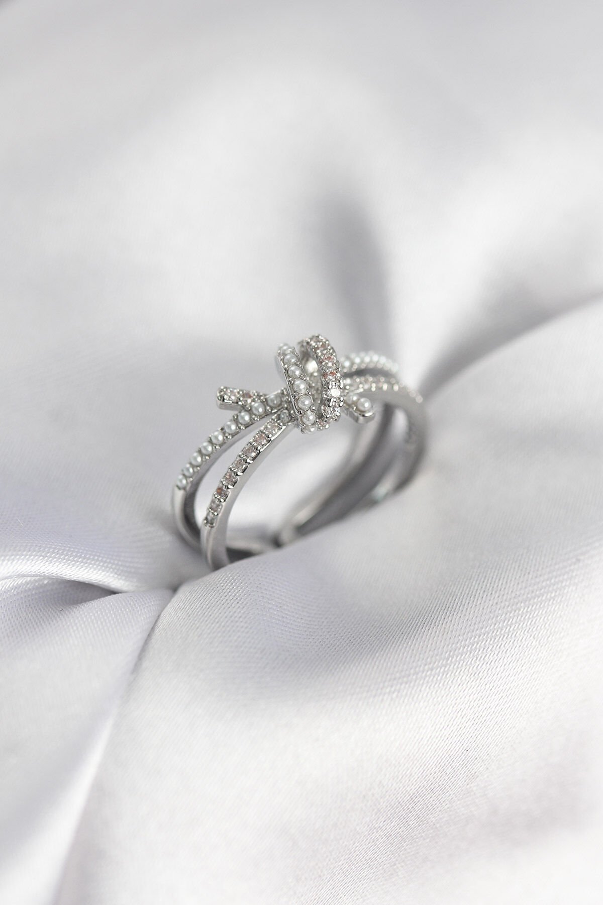 Gümüş Renk İncili Zirkon Taşlı Düğüm Kadın Yüzük