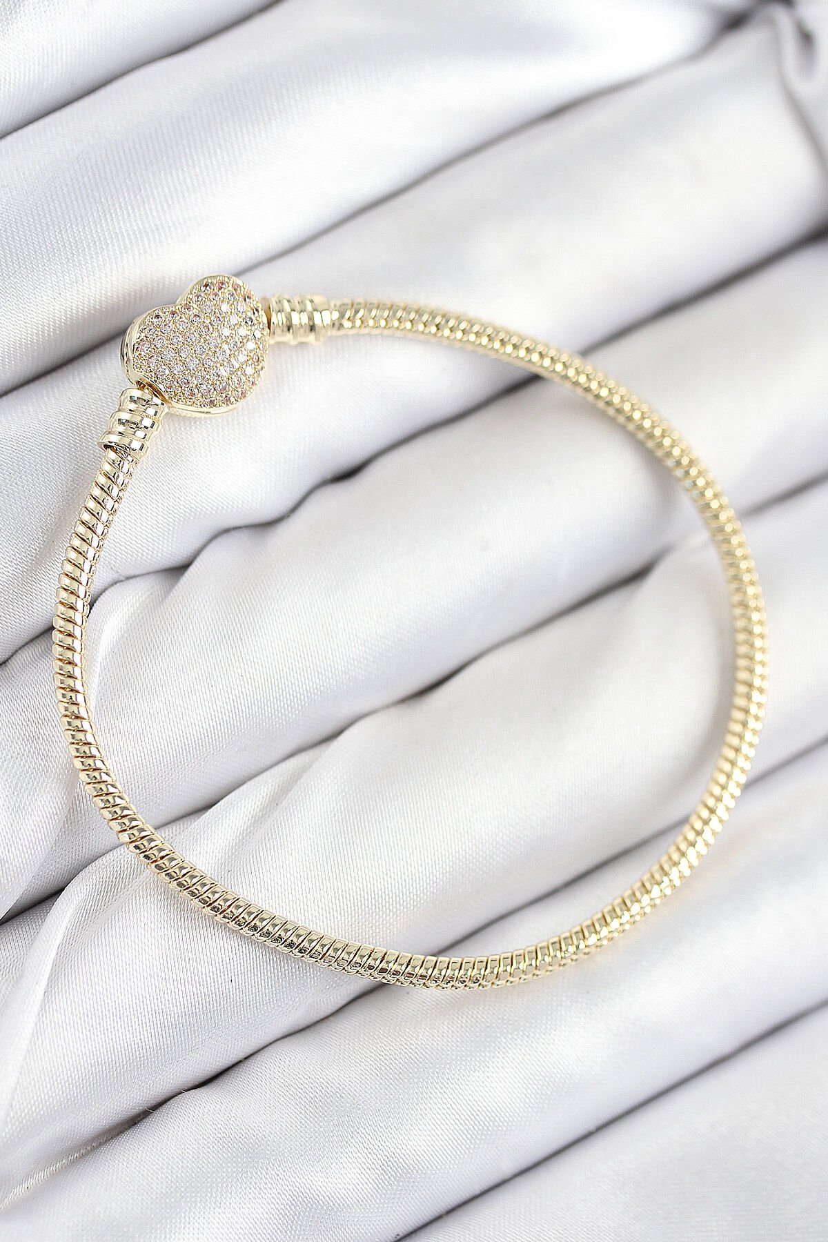 Pirinç Charm Zirkon Taşlı Kalp Model Gold Renk Kadın Bileklik