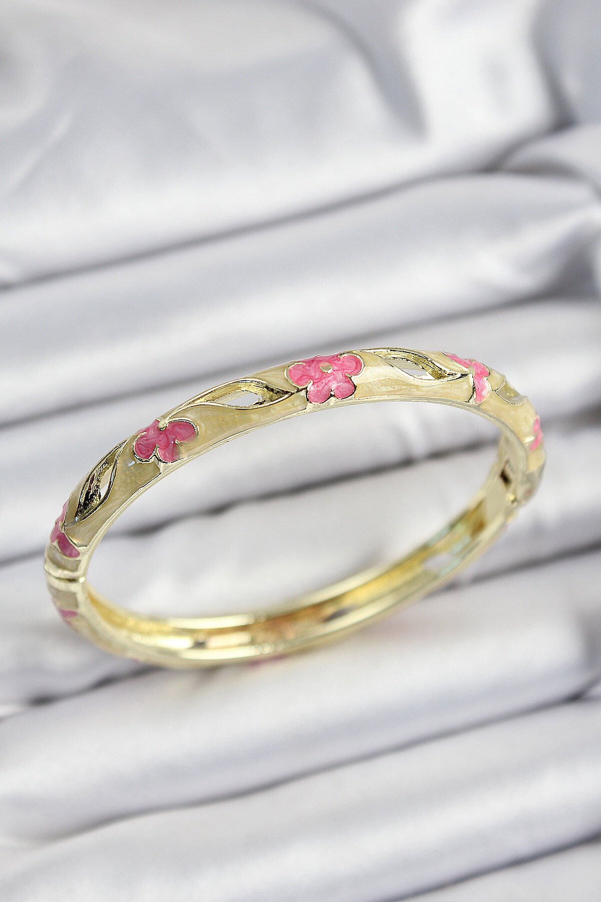 Mineli Pirinç Pembe Ve Hardal Çiçek Motifli Gold Renk Kadın Kelepçe