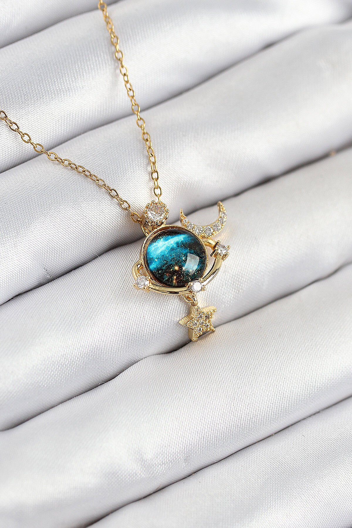 316L Çelik Zirkon Taşlı Gezegen Model Gold Renk Kadın Kolye