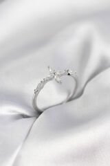 Yıldız Model Zirkon Taşlı Gümüş Renk Kadın Yüzük