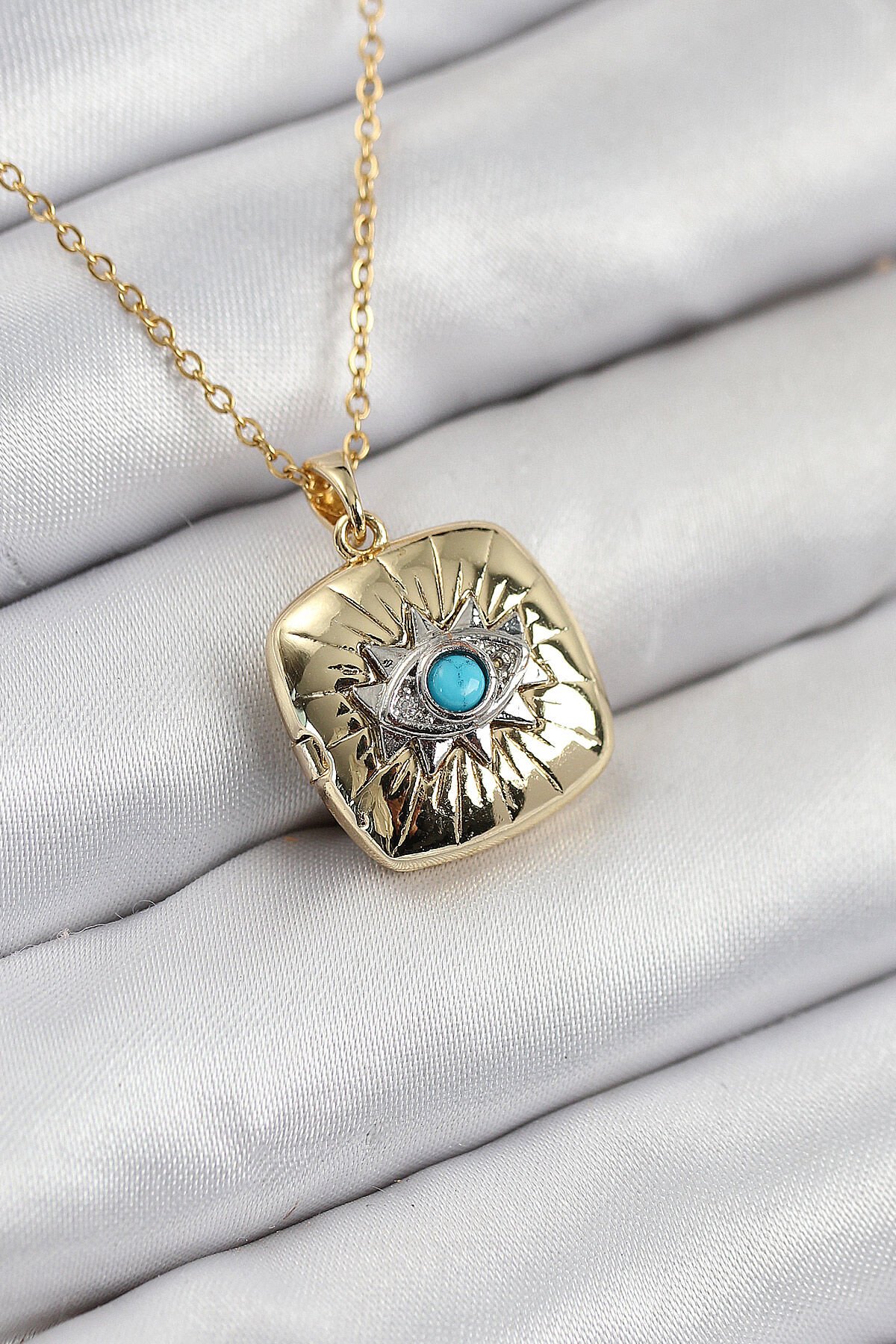 316L Çelik Zirkon Taşlı Açılabilr Kapaklı Göz Model Gold Renk Kadın Kolye