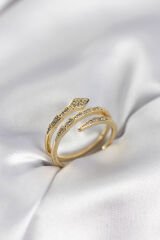 Yılan Model Gold Renk Zirkon Taşlı Kadın Yüzük