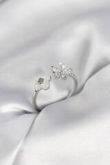 Gümüş Renk Sedefli Çiçek Model Kadın Yüzük