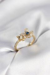 Gold Renk Çiçek Model Zirkon Taşlı Kadın Yüzük