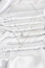 Pirinç Gümüş Renk Yonca Model 2'li Kadın Kolye