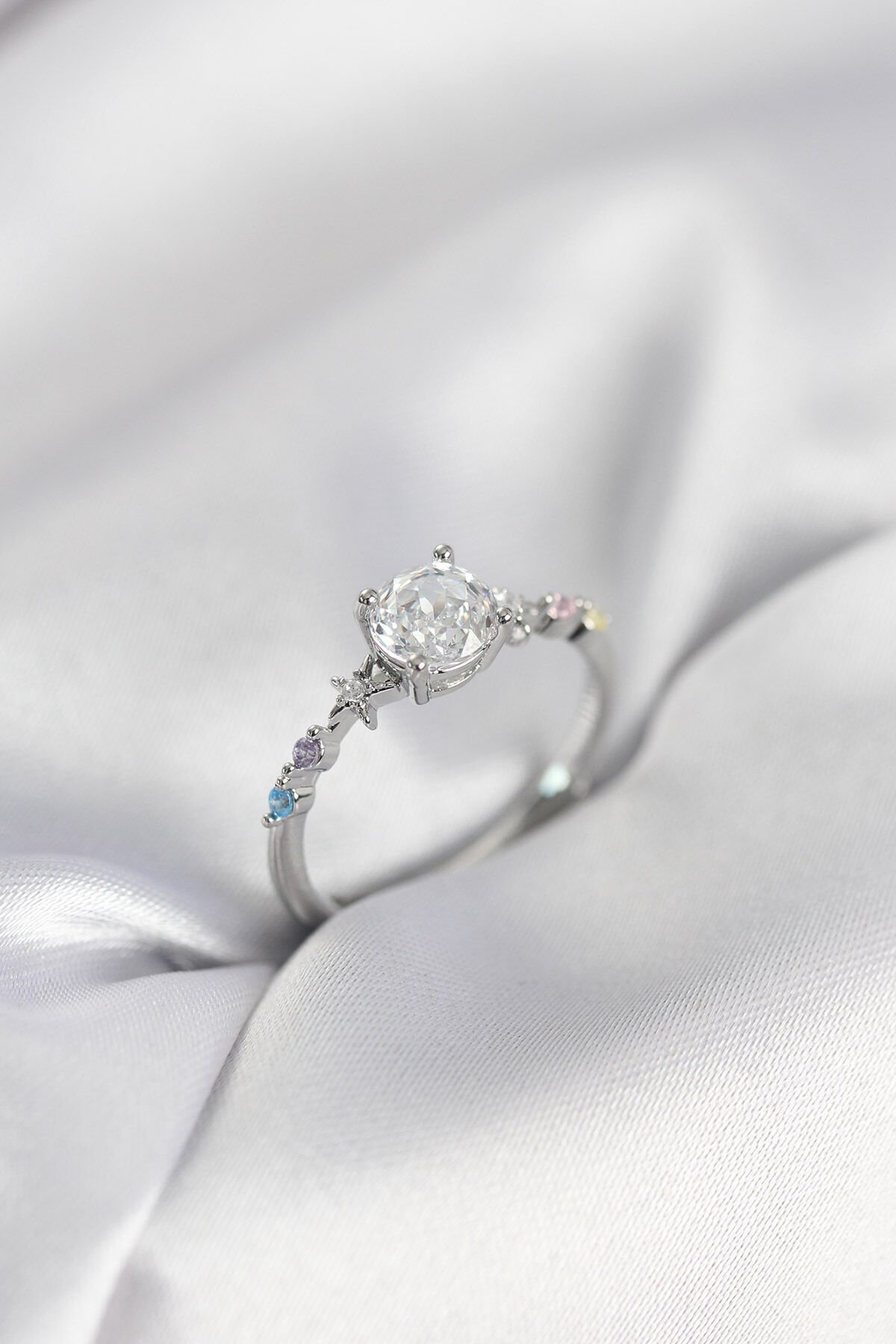 Tek Taş Model Zirkon Taşlı Gümüş Renk Kadın Yüzük