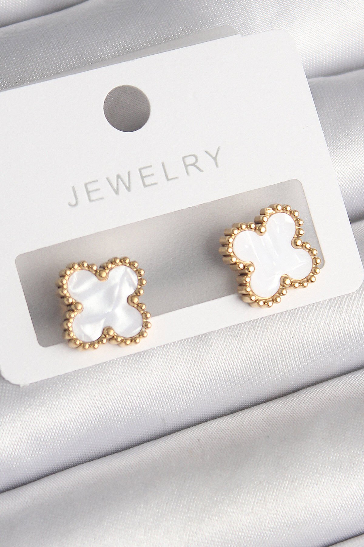 316L Çelik Gold Renk Beyaz Minelik Yonca Model Kadın Küpe