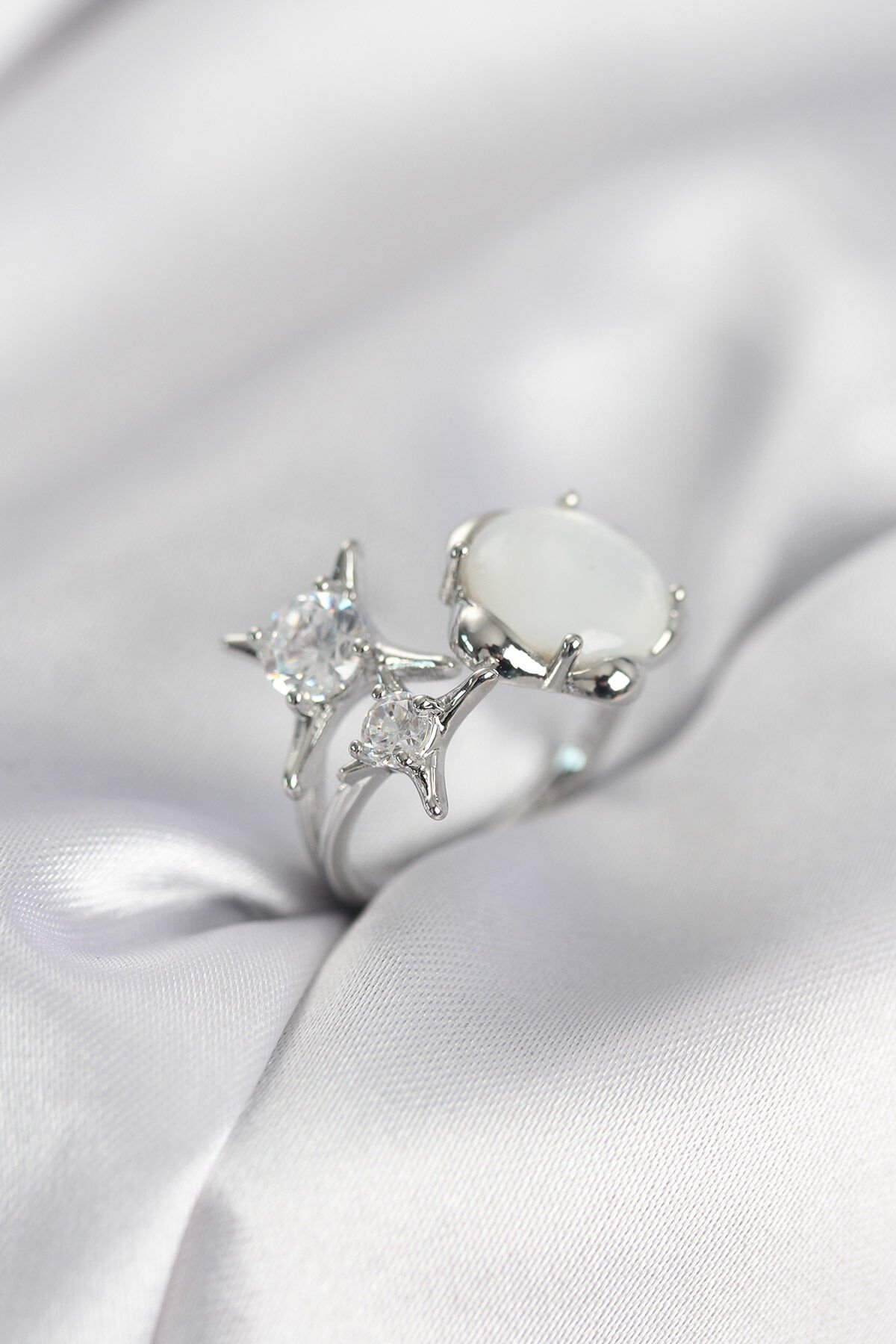 Gümüş Renk Kutup Yıldızı Model Kadın Yüzük