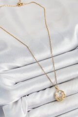 316L Çelik Zirkon Taşlı İnci Detaylı Halka Model Gold Renk Kadın Kolye
