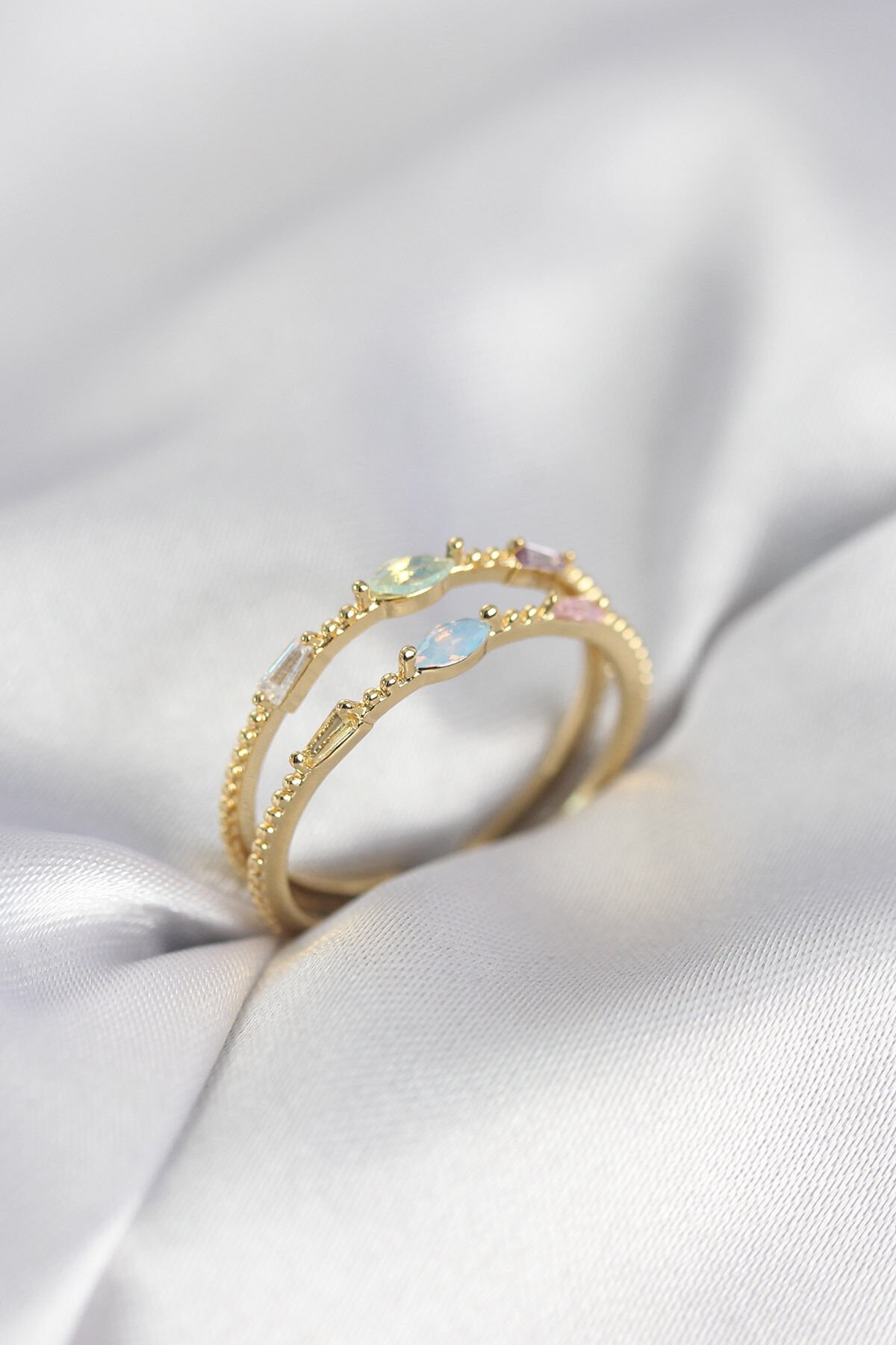 Gold Renk Karışık Renk Zirkon Taşlı Kadın Yüzük