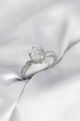 Zirkon Taşlı Tek Taş Model Gümüş Renk Kadın Yüzük