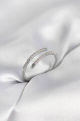 Gümüş Renk Yılan Kuyruk Model Zirkon Taşlı Kadın Yüzük