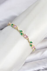 Pirinç Gold Renk Pembe Zirkon Taşlı Çiçek Model Kadın Bileklik
