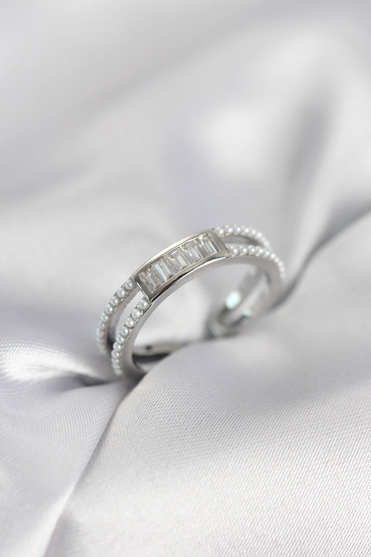 Baget Zirkon Taşlı Gümüş Renk İncili Kadın Yüzük