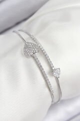 Pirinç Zirkon Taşlı Kalp Model Gümüş Renk Kadın Bileklik