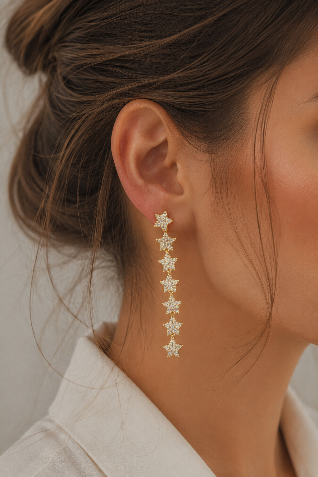 Pirinç Zirkon Taşlı Sallantılı Yıldız Model Gold Renk Kadın Küpe