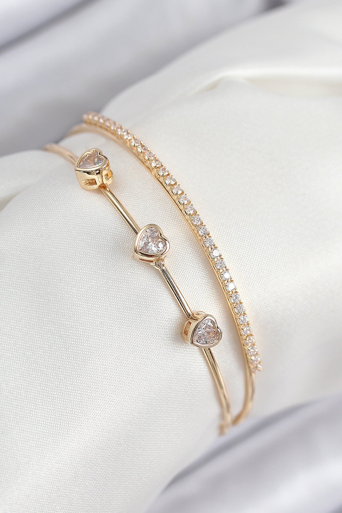 Pirinç Zirkon Taşlı Kalp Model Gold Renk Kadın Bileklik