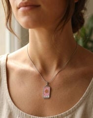 316L Çelik Gümüş Renk Pembe Mineli Güneş Model Tarot Kolye