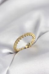 Gold Renk Sıralı Zirkon Taşlı Model Kadın Yüzük