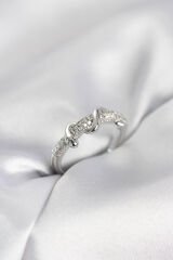 Gümüş Renk Zirkon Taşlı Sarmal Yılan Model Kadın Yüzük