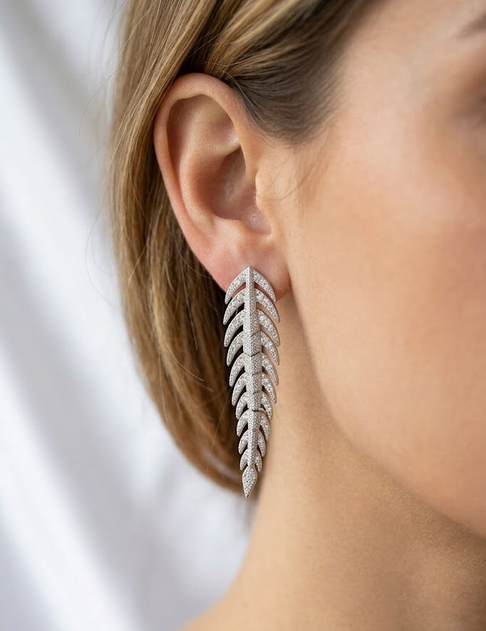 Pirinç Gümüş Renk Balık Sırtı Model Zirkon Taşlı Kadın Küpe