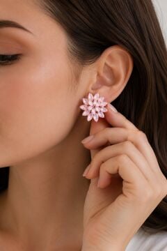Pembe Renk Kristal Taşlı Çiçek Model Kadın Küpe