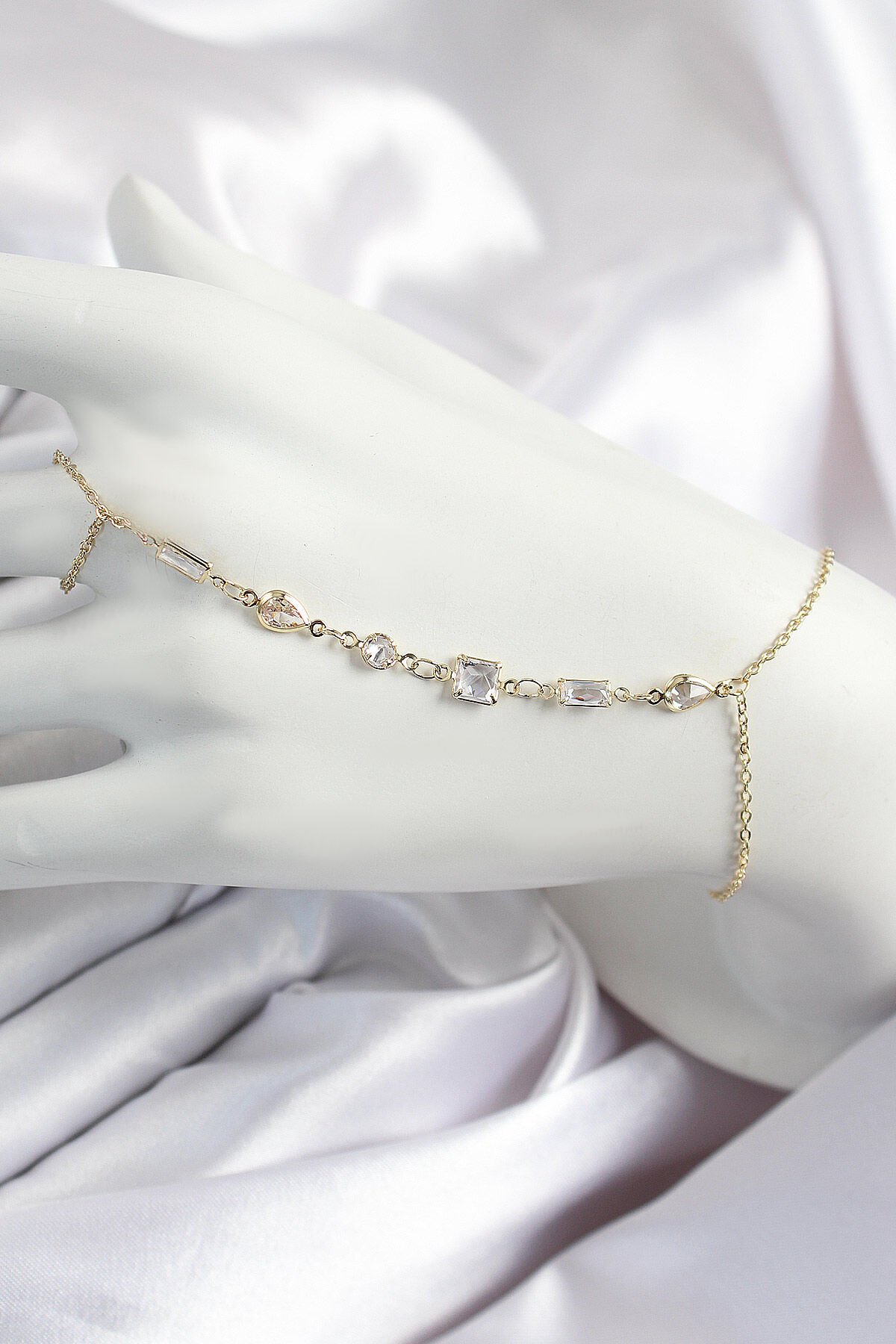 Pirinç Zirkon Taşlı Y Model Gold Renk Kadın Şahmeran